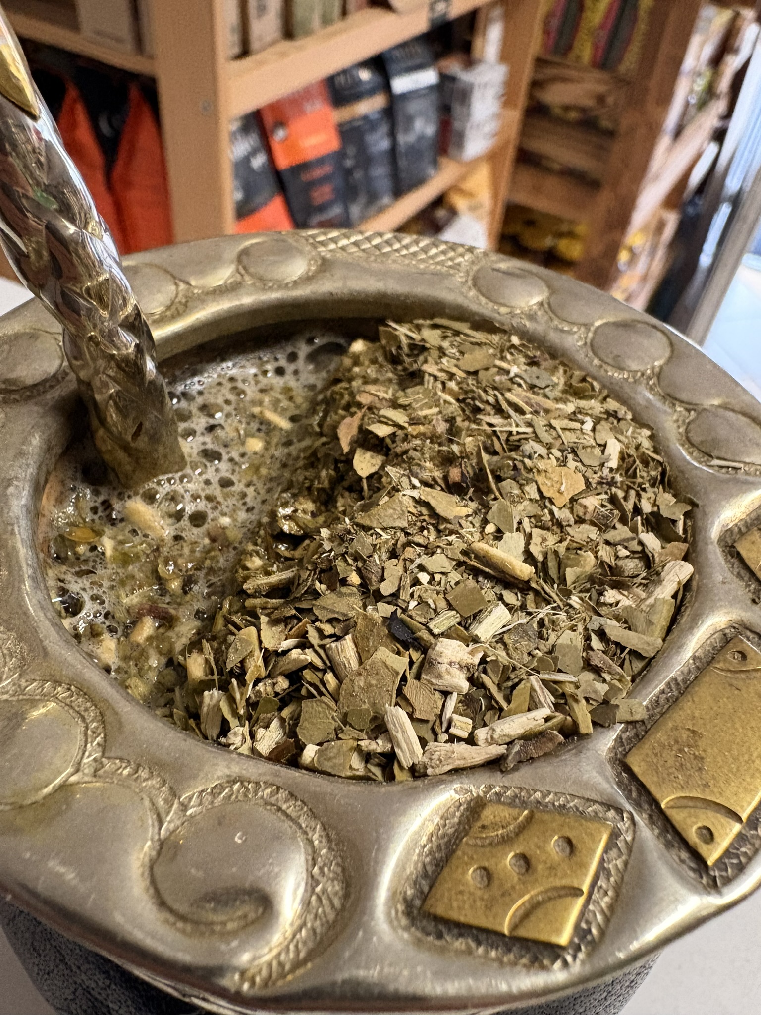 View of a 3/4 yerba mate fill in a gourd vessel, the so-called Mate Imperial